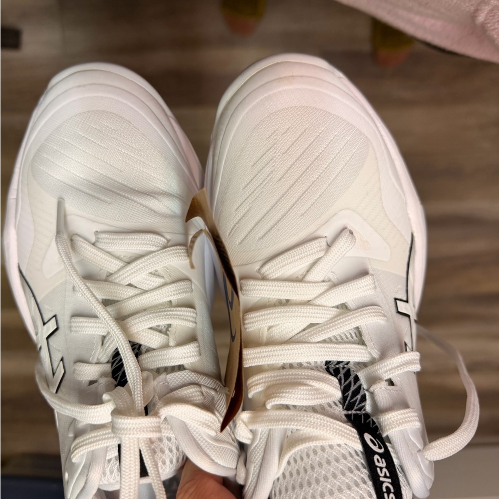 ASICS Women's White Athletic Shoes - Picture 5 of 5